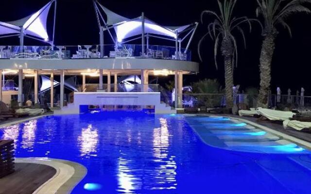 White Tower Mamaia 308