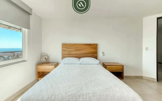 Amazing 3 BR Penthouse With Beachclub