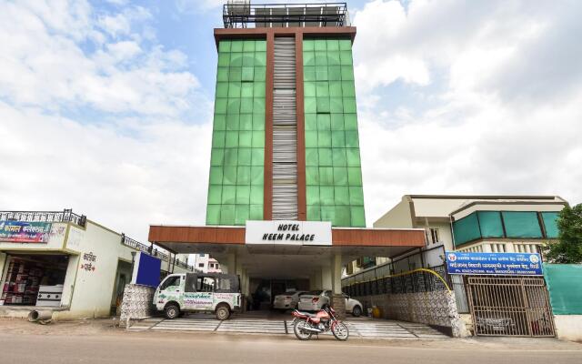 OYO 46283 Hotel Neem Palace