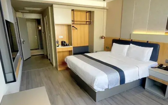 Motel At Train Station Taiyuan