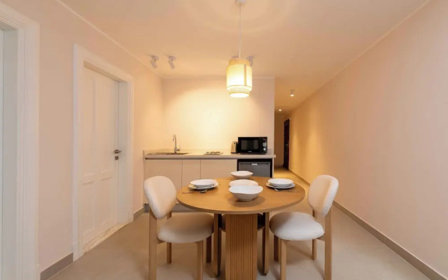 Chill & Swim 2BR October City