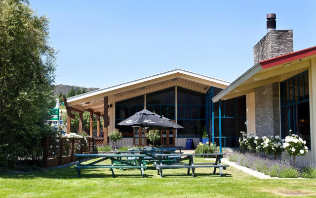 Wanaka Hotel