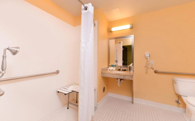 Holiday Inn Express Hotel and Suites Scranton by IHG