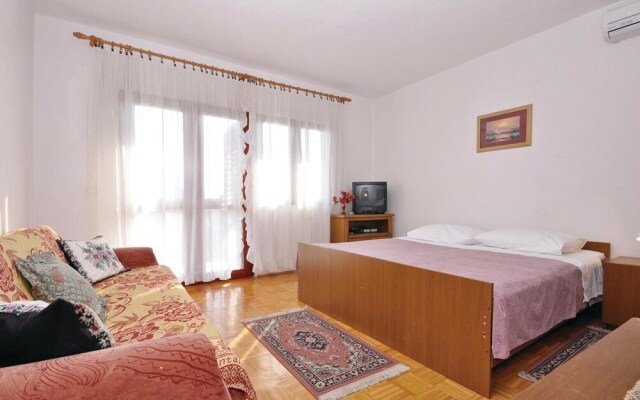 Amazing Home in Zadar With Wifi and 2 Bedrooms