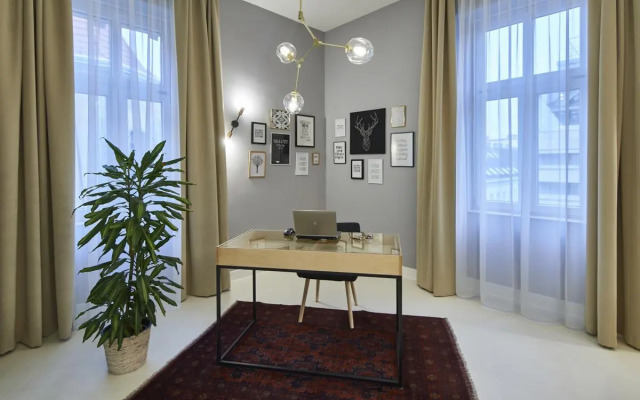 ORANGEHOMES Unique design 3 bathrooms flat