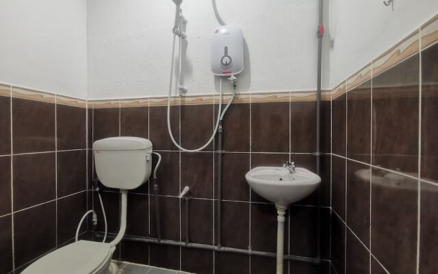 OYO 90078 Navita Lodge