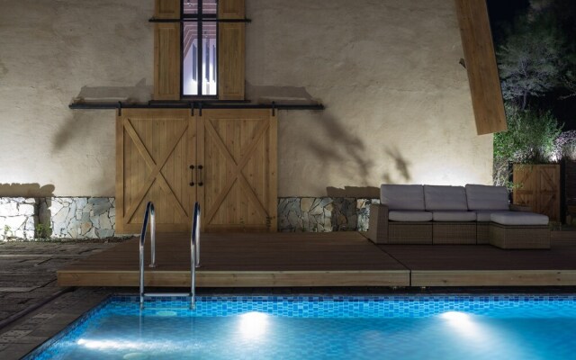 Castle Farmstay Hotel