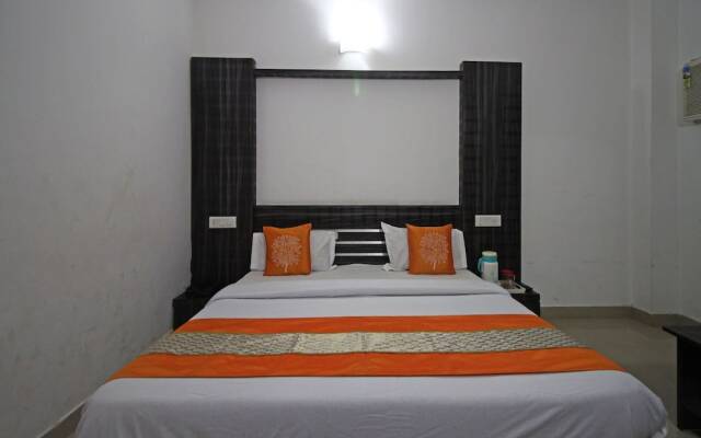 OYO 5093 Hotel Broadway