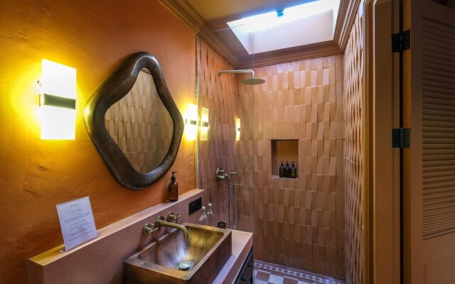 El Barrio Boutique Hotel & Bar