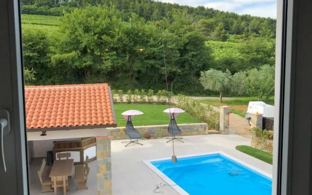 Villa Santoma Hill