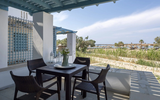 Beachside 2 bedroom Cottage