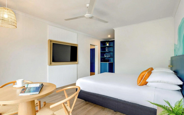 Mercure Cairns