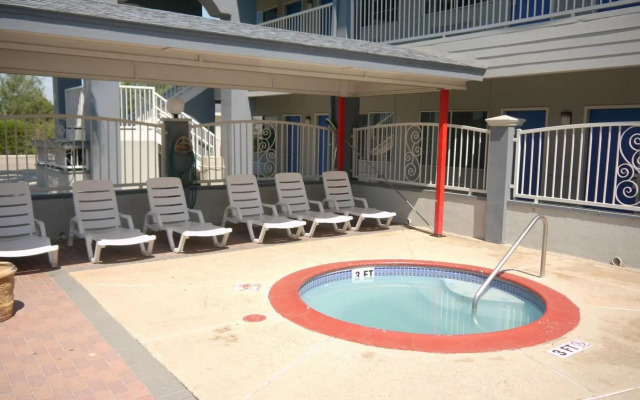 Super 8 Alamo/McAllen Area