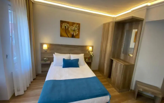Hotel Peli̇t