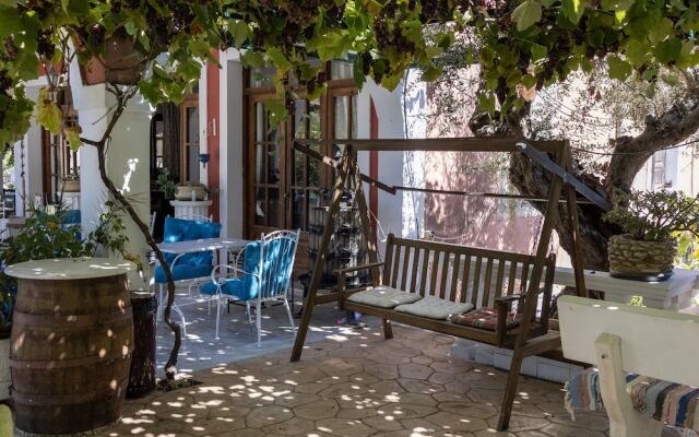 Dopia's Garden Studios