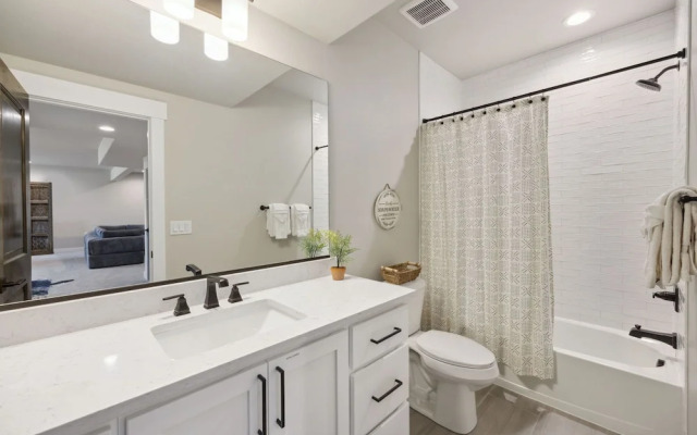 Upscale Waterfront Estate With Mountain Sunset Views