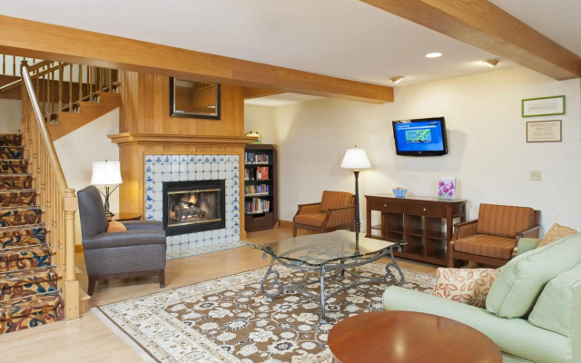 Country Inn & Suites by Radisson, Holland, MI