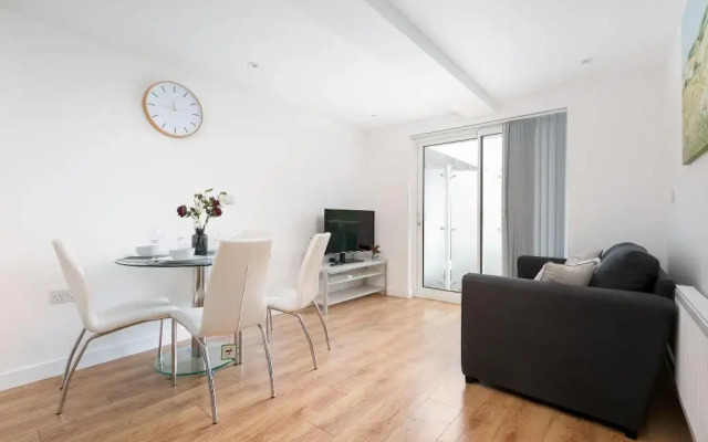 Skyvillion Tower Points - Tower Point Lovely apartment in Enfield London