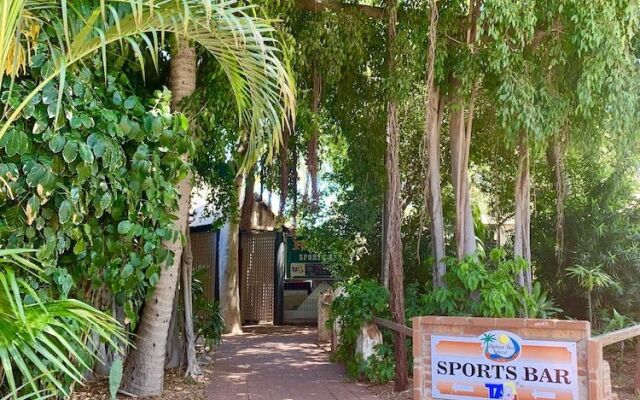 Roey Backpackers & Party Bar