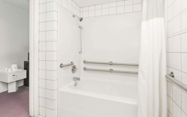 Baymont by Wyndham Lake Park Valdosta I-75