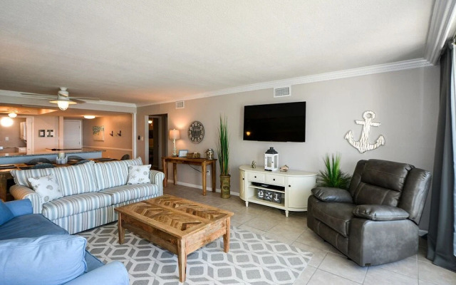 Shoreline 3084 Condo by RedAwning