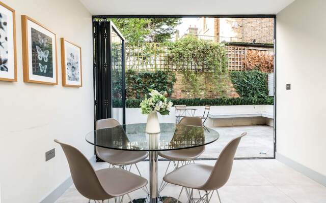 NEW Cosy & Sleek 2BD Flat In Vibrant West Kilburn