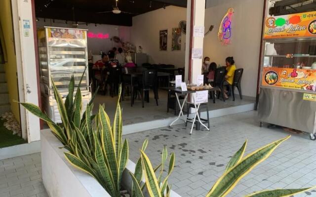 OYO HOME 90647 Mac Inn 94