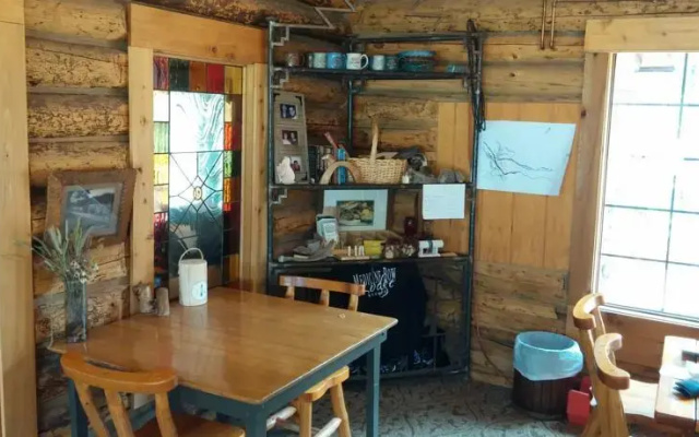 Medicine Bow Lodge