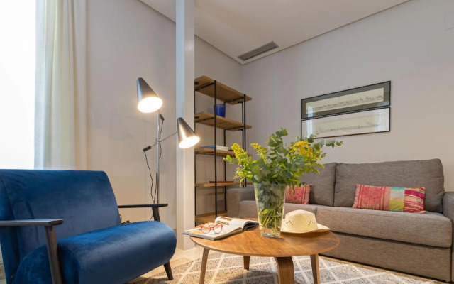 Alkazar Gardens Old Town 6 pax