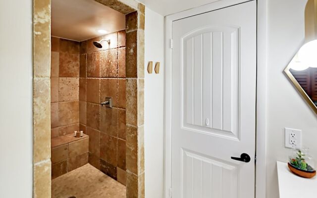 Ultra-Posh - 3 Br Home