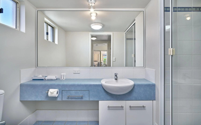 North Cove Waterfront Suites