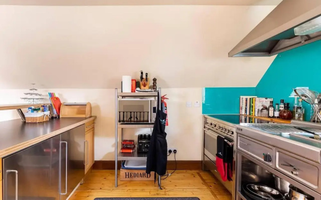 Stunning Luxury Duplex With Hot Tub and Aircon