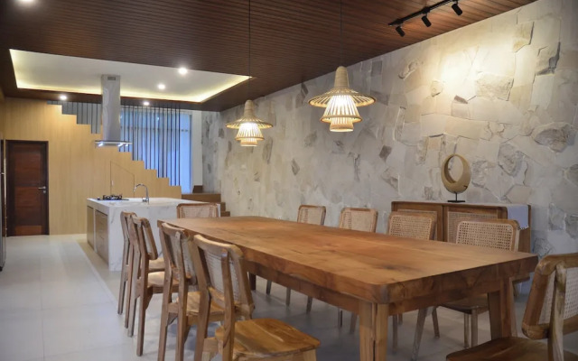 Sunshine City View Villa 6BR wth a private Heated Pool