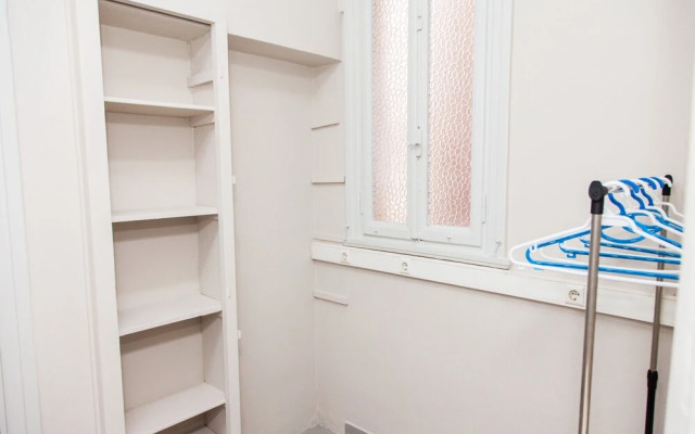 Stay in Fabulous Apartment in Athens