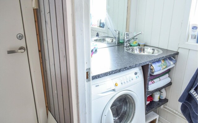 Awesome Home in Hægeland With 3 Bedrooms and Jacuzzi