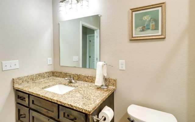 Quaint Harrison Home 2 Mi to Downtown!