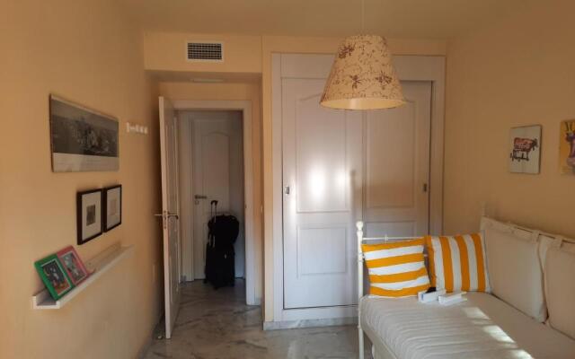 Apartamento de 2 habitaciones en el corazón de La Milla de Oro,Marbella