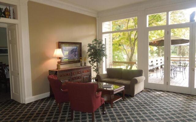 Farrell House Lodge at Sunnybrook Trout Club