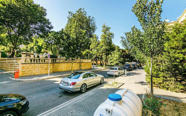 Azneft Garden Apartment