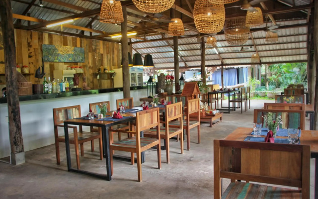 Isann Lodge
