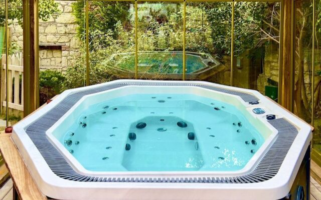 Banana Alaçatı Food & Stay - Adults Only