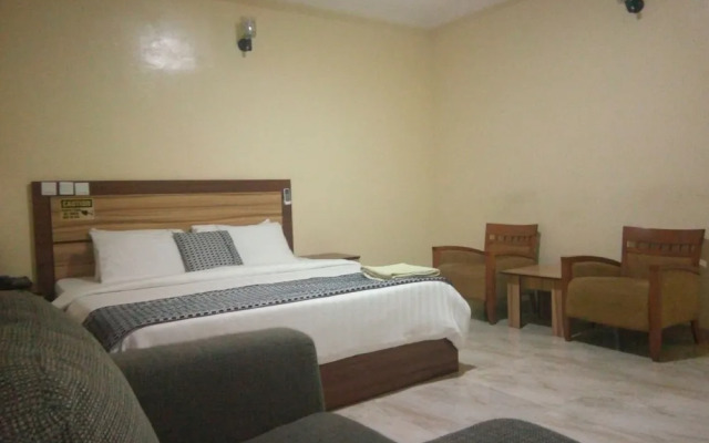 Lois Hotel