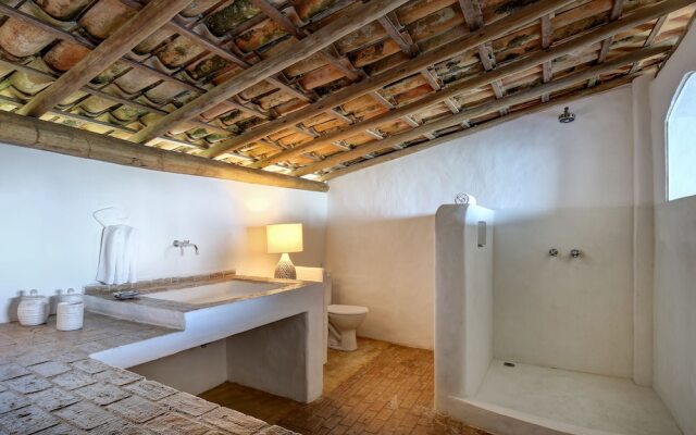 Hotel Calá & Divino