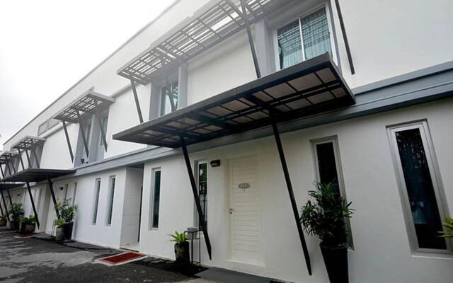 Paragon Inn