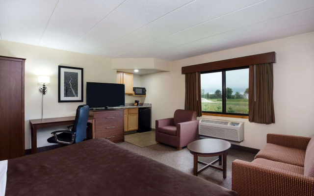 AmericInn by Wyndham Tomah