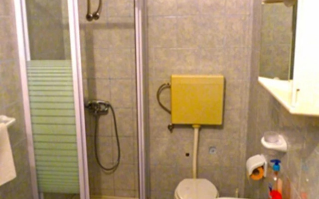 Villa Jadran - 10 m From Beach - H