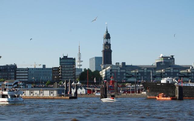 Premier Inn Hamburg City Alster