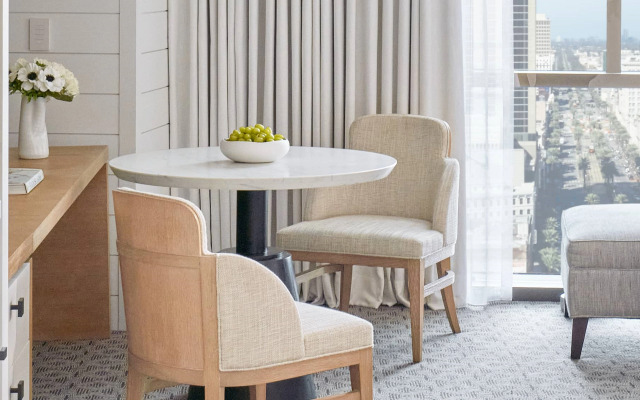 Отель Four Seasons New Orleans