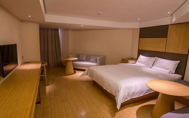 Ji Hotel (Shanghai Hongqiao International Exhibiti