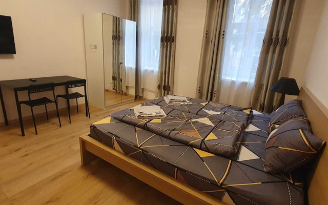 Affordable 2BR Stay 15 Min Enkplatz